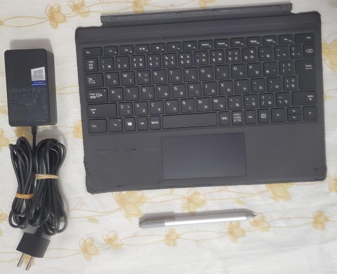 (冴島鋼牙 ほぼ新品) SurPro7 i3/4GB/128GB off