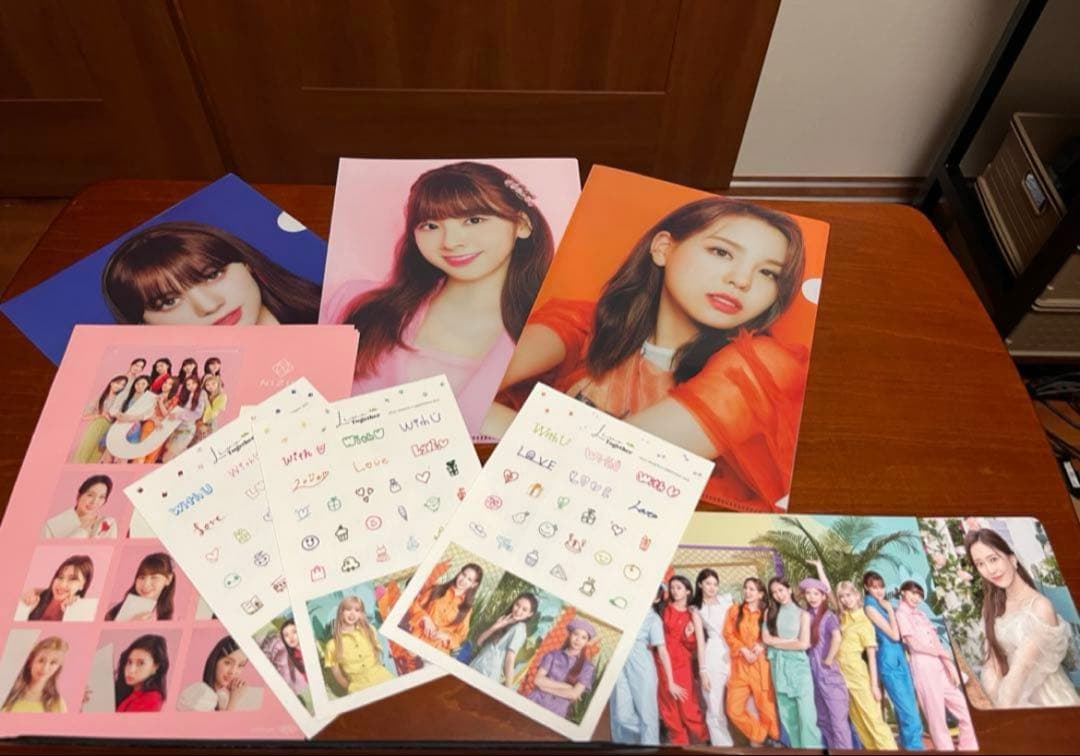 ☆ペンライト有☆【NiziU公式グッズ まとめ売りセット】