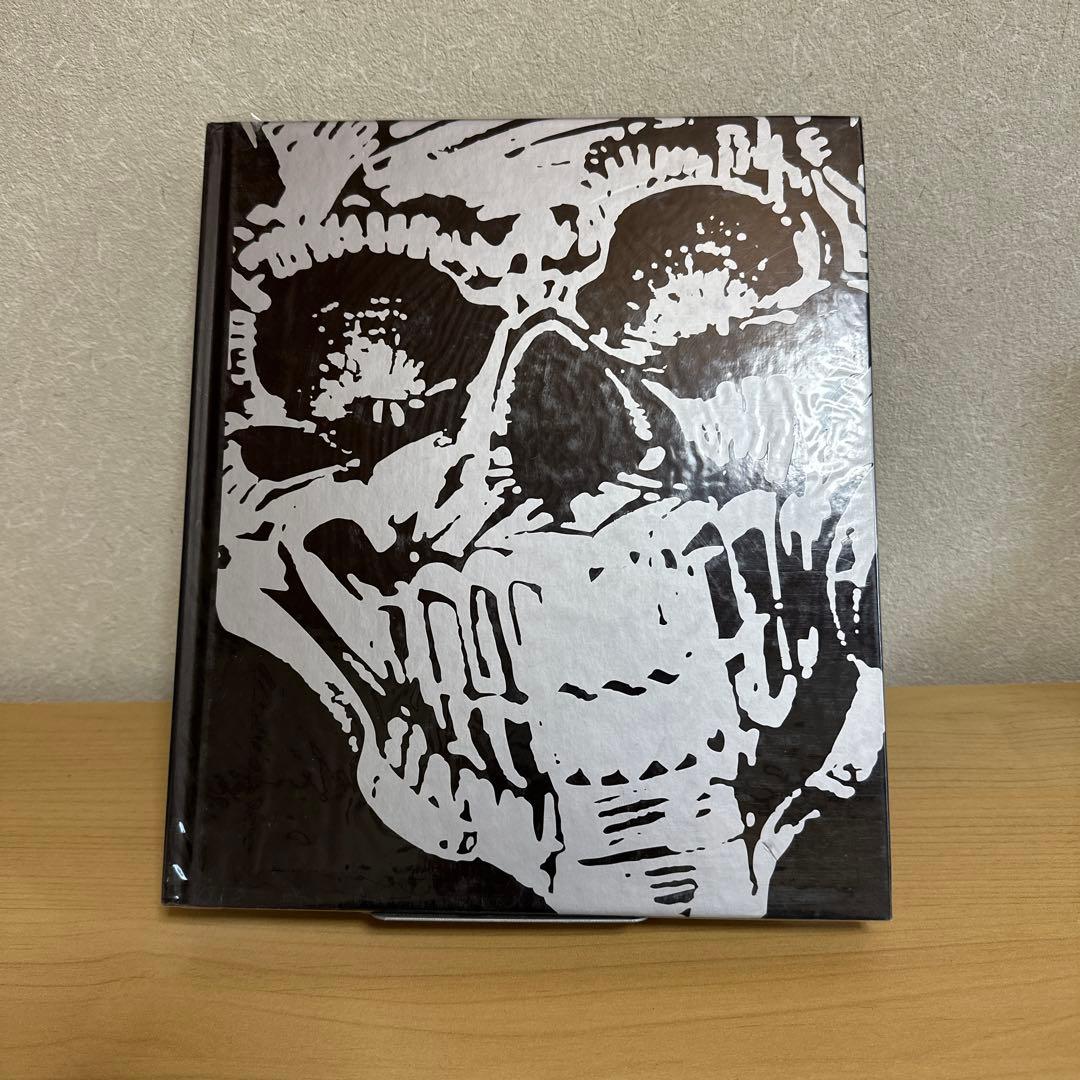 アート・デザイン・音楽 THE ART AND LIFE OF CHAZ BOJORQUEZ
