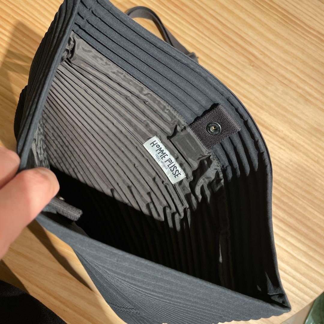 オムプリッセイッセイミヤケ　ボディーバッグ　PLEATS FLAT BAG 3