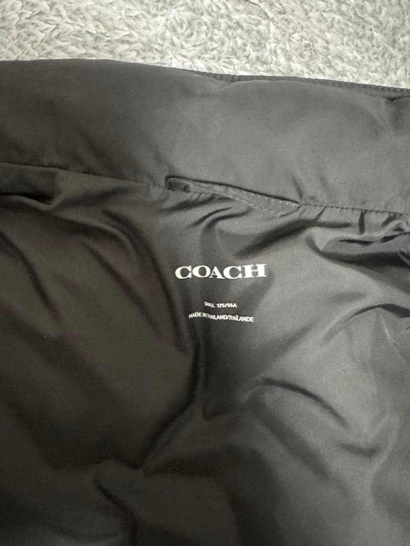 COACH ダウンベスト 紺色、黒/白