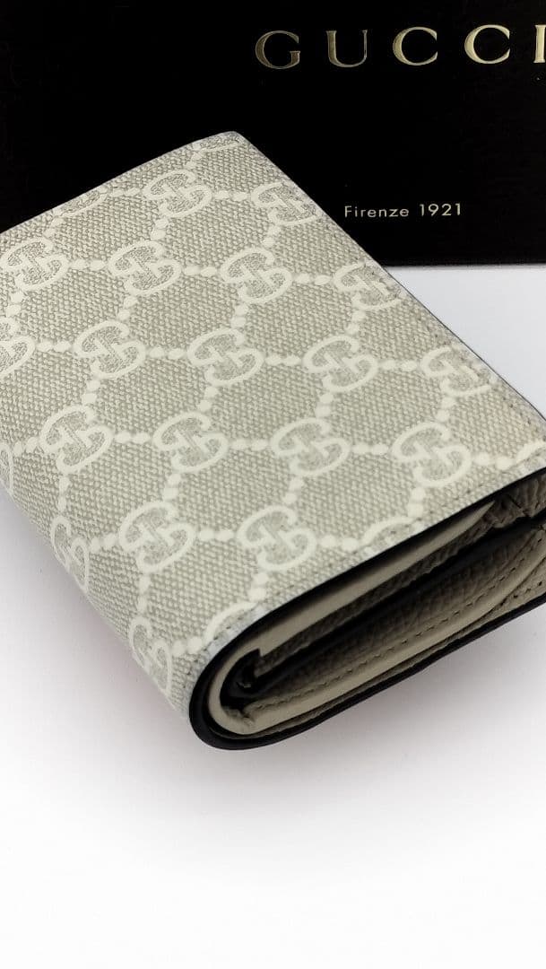 【極美品】GUCCIコンパクトウォレットGGスプリームベージュ