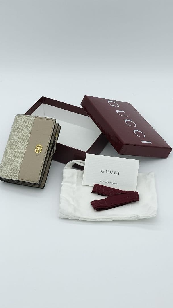 【極美品】GUCCIコンパクトウォレットGGスプリームベージュ