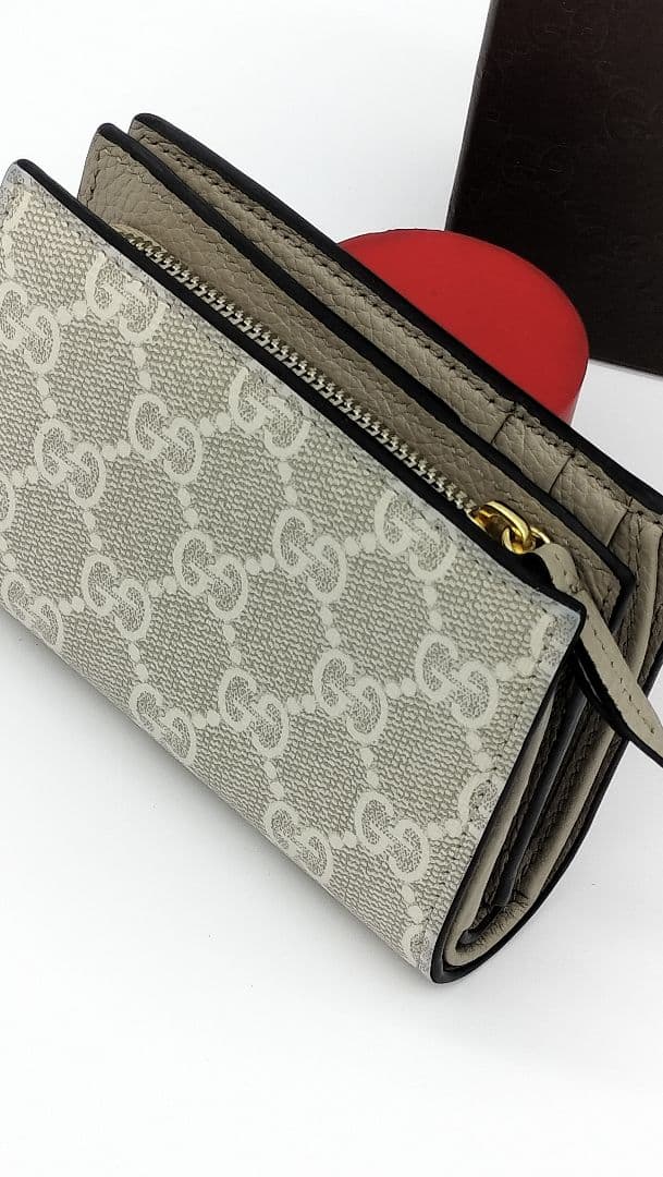 【極美品】GUCCIコンパクトウォレットGGスプリームベージュ