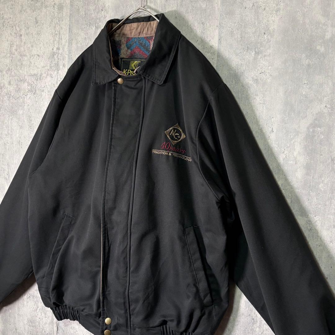 USA製 80s ブルゾン 黒 企業刺繍ロゴ 裏地総柄 vintage