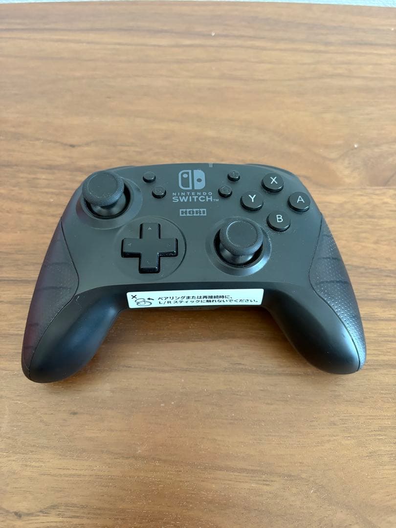 NintendoSwitch本体、HORI製コントローラー、純正キャリングケース