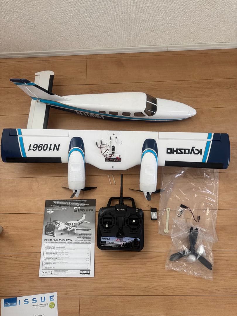 KYOSHO PIPER PA34 VE29 TWINラジコン飛行機