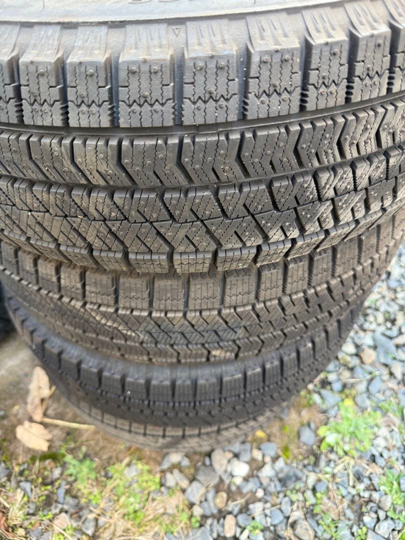目玉商品　195/65R15 ほぼ新品　スタッドレス