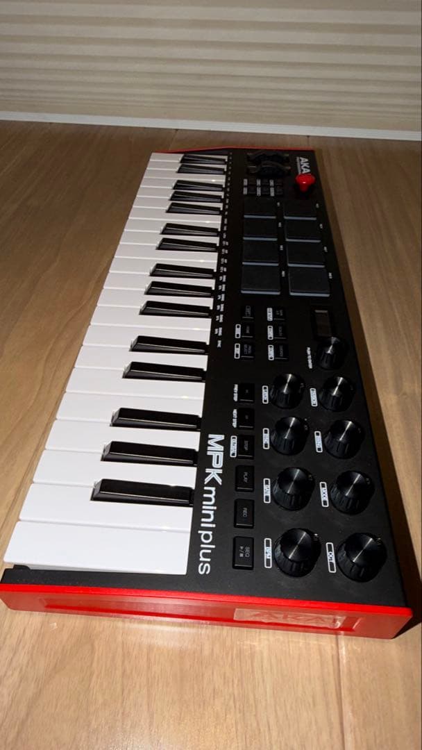 美品‼️AKAI MPK mini Plus 37鍵 MIDIキーボード
