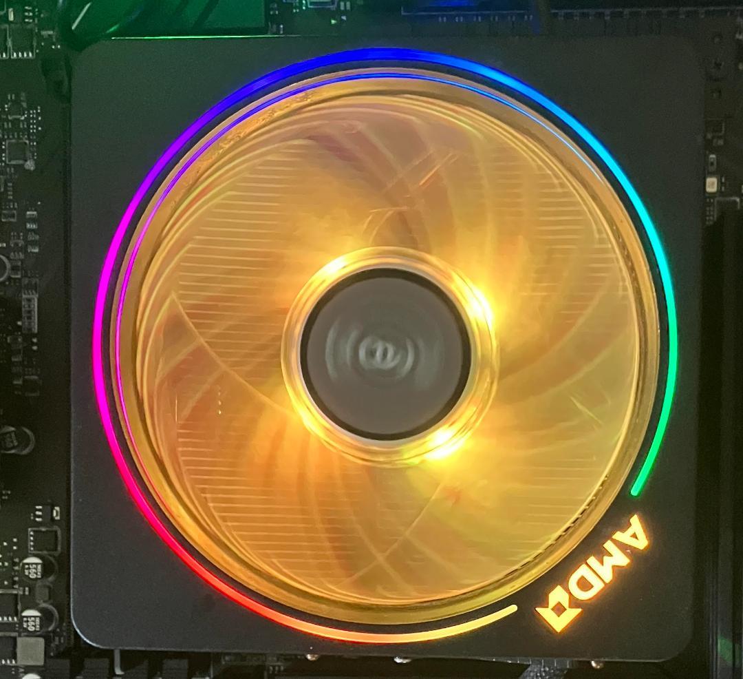 Asrock A620M mATXマザボ/AMD Wraith Prismクーラ