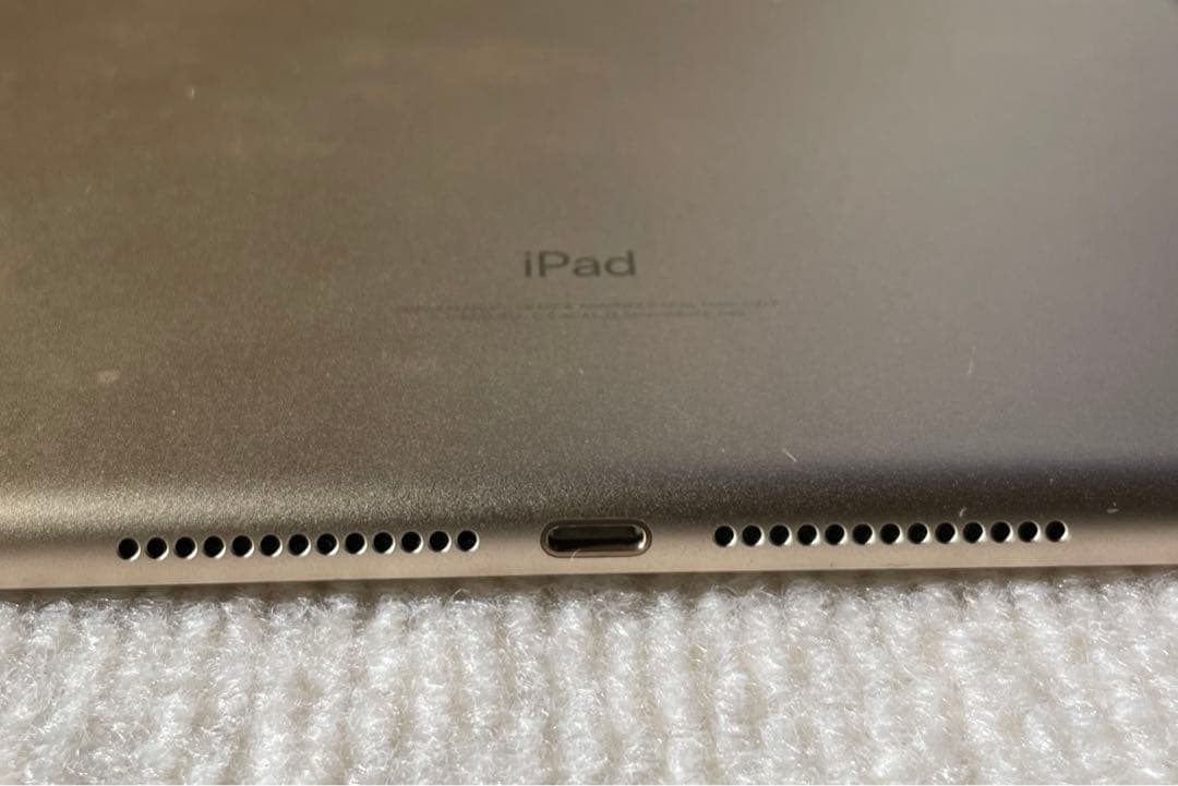 Apple iPad (第5世代) 32GB