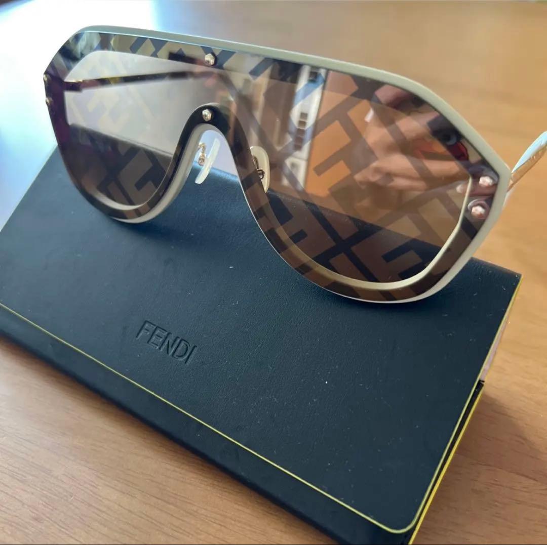 FENDI ファビラス サングラス ズッカ柄