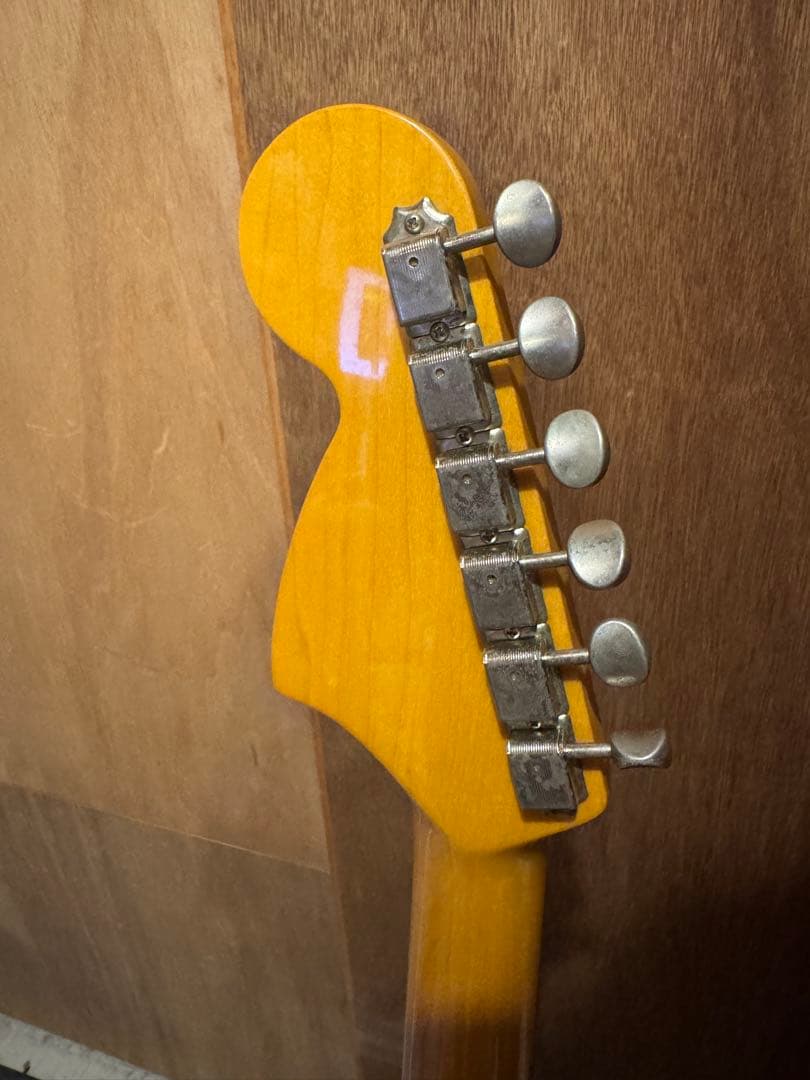 Fender（フェンダー）　ムスタング　エレキギター　赤