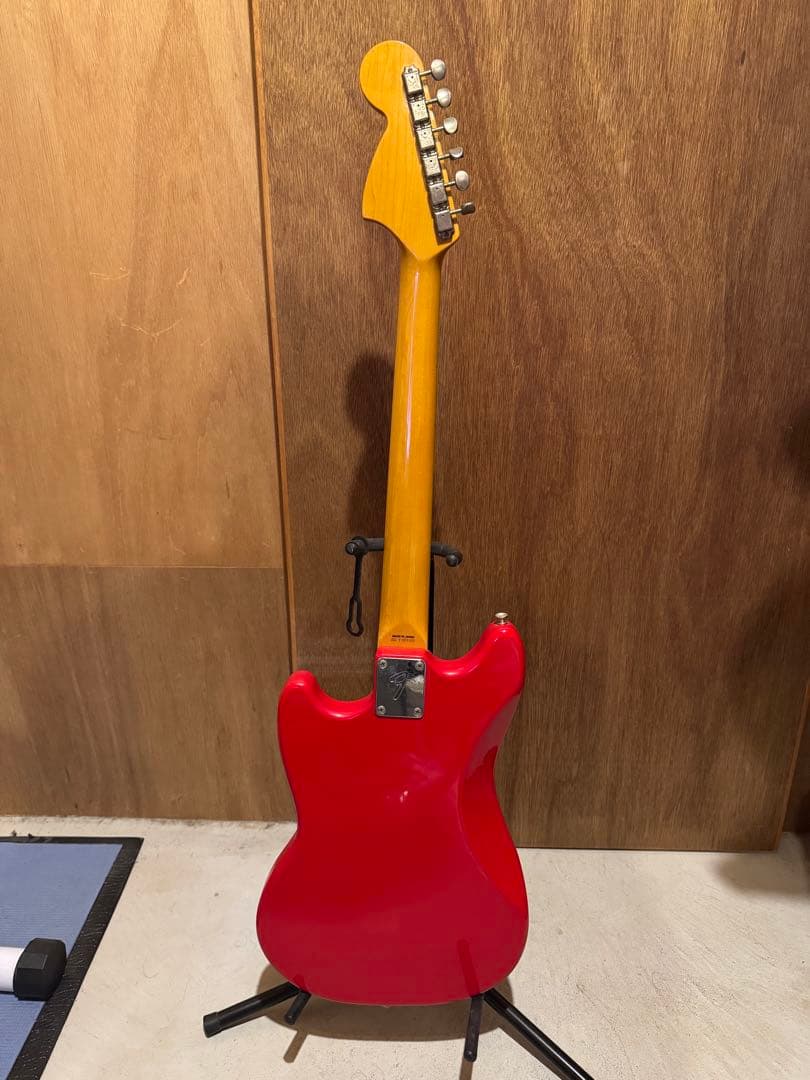 Fender（フェンダー）　ムスタング　エレキギター　赤