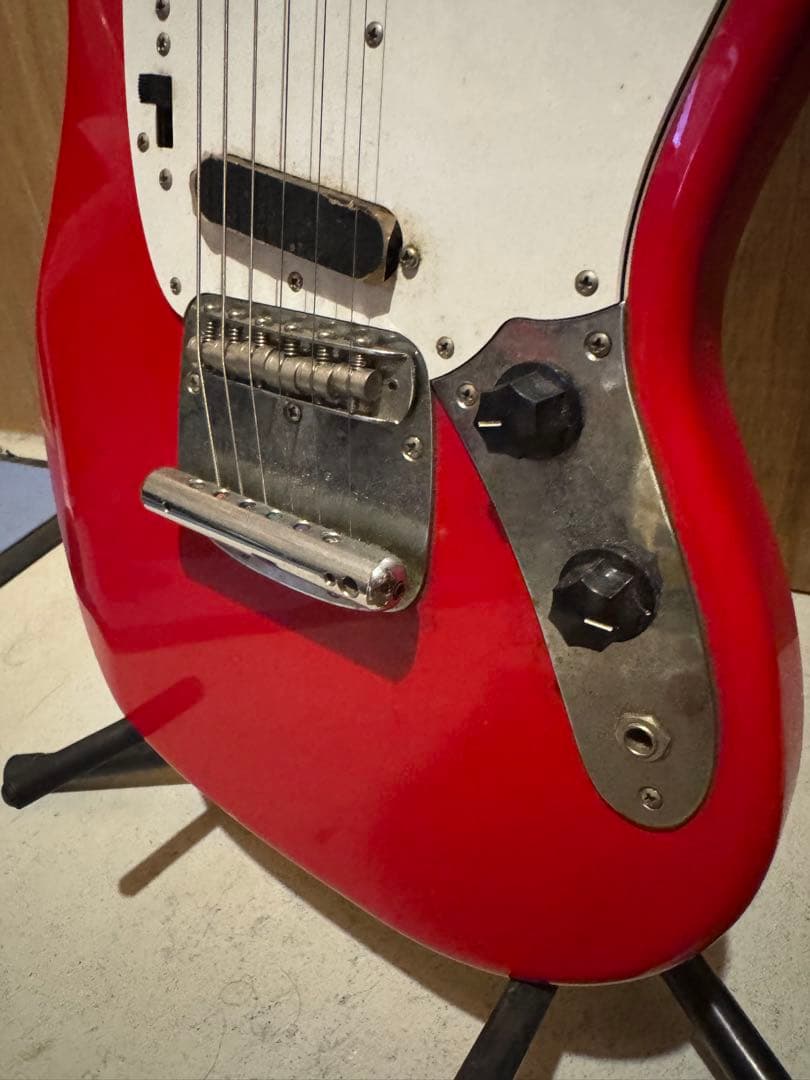 Fender（フェンダー）　ムスタング　エレキギター　赤