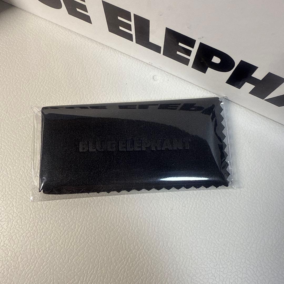 小物 BLUE ELEPHANT RIZZ silver