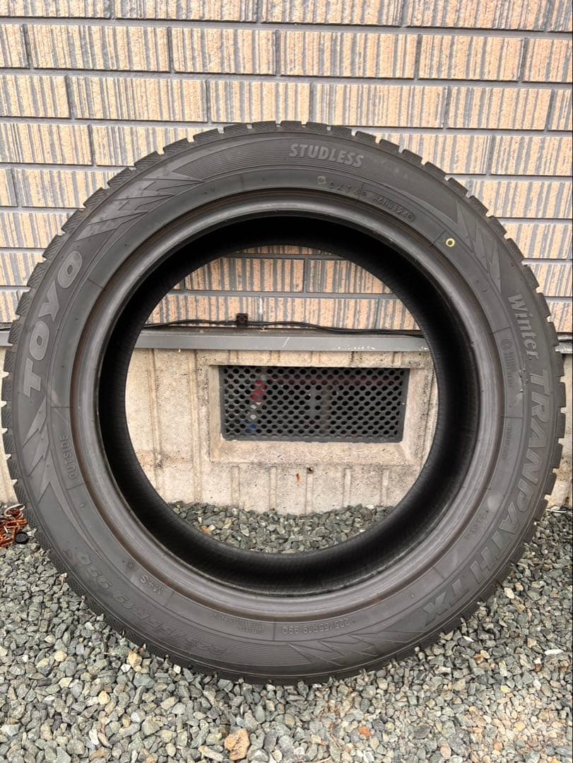 225/55R19 スタッドレスタイヤ　　【使用期間約４ヶ月5〜6000km】
