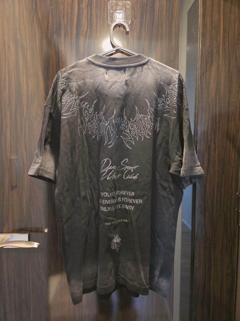 新品 DARCSPORT WOLVES 黒・グレーTシャツ