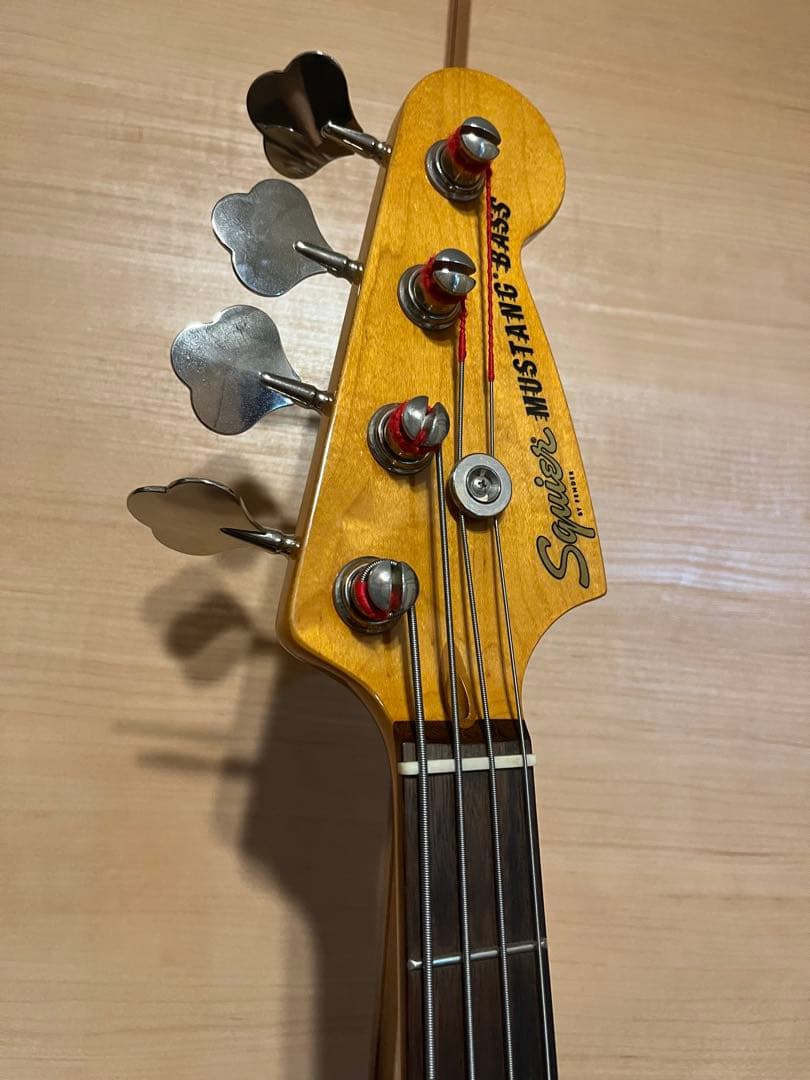 ベース Squier by Fender Mustang Bass