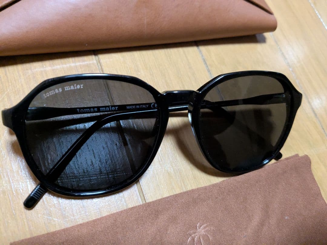 TOMAS MAIER TM0041S col.001 black サングラス