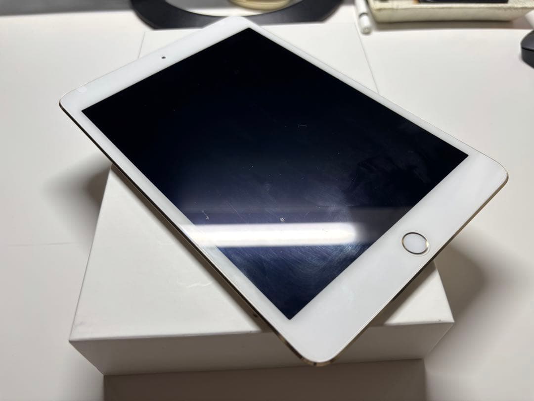 iPad本体 Apple iPad mini 4 64GB Wi-Fi + Cellular