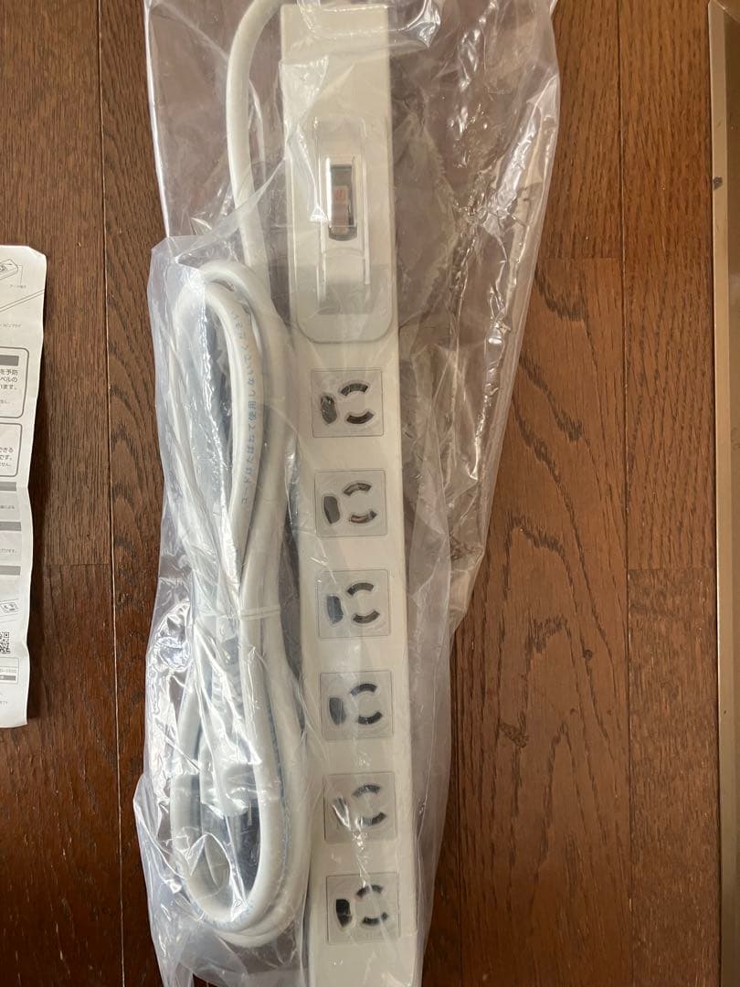 6口3極過電流ブレーカー付きタップ