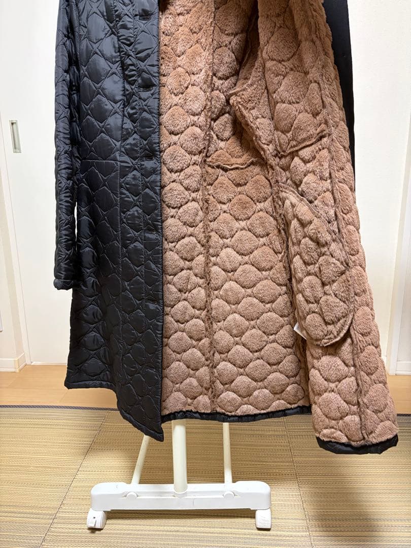 ホコモモラ キルティング コート裏ボア