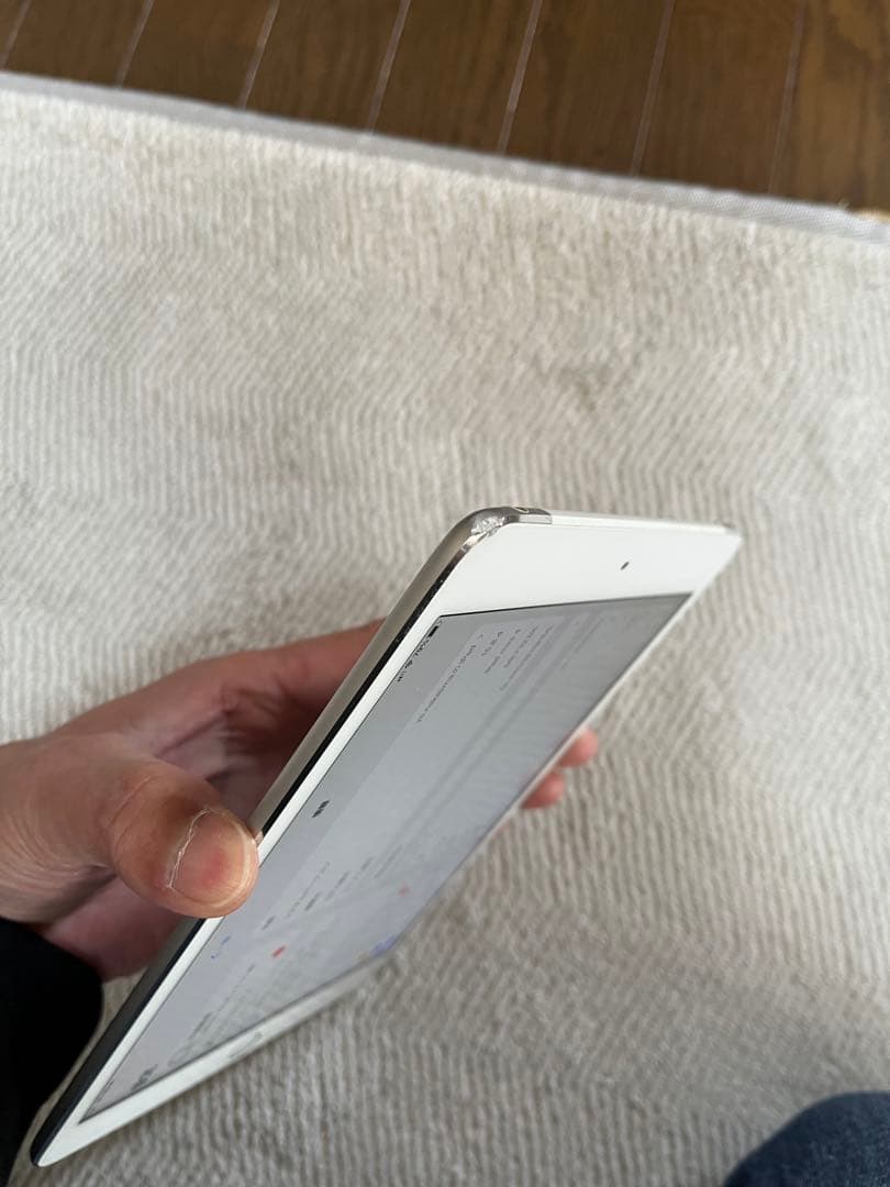 Apple iPad mini 4 シルバー 64GB