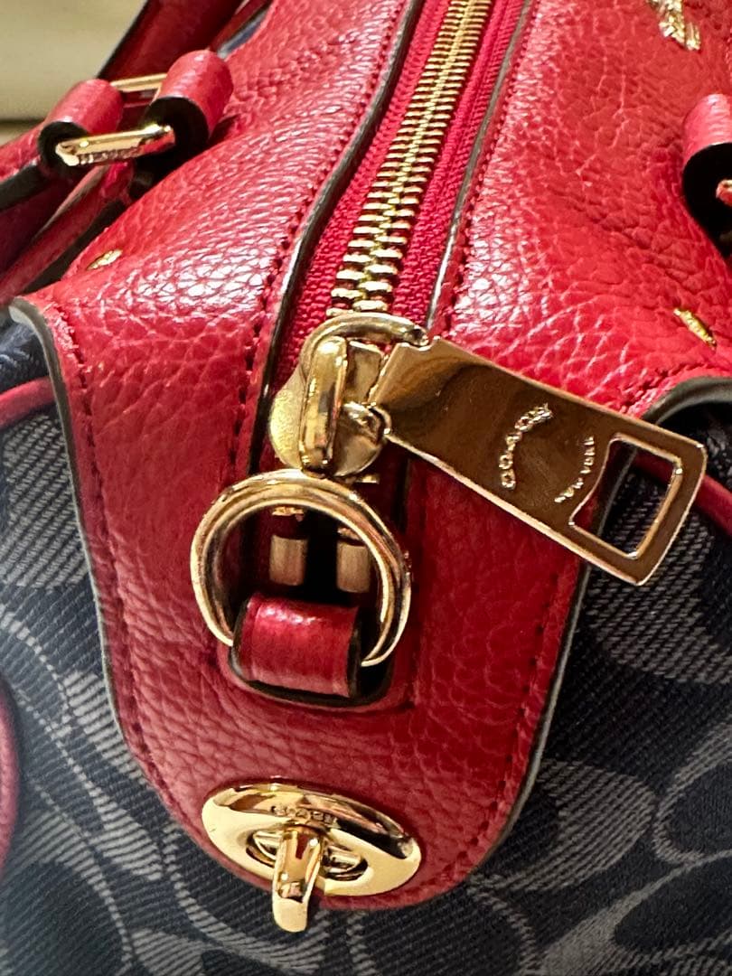 Coach /ボストンバッグ ネイビーとレッド/コーチ/デニム生地ミニボストン
