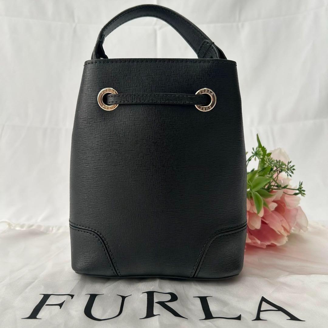 【未使用級】フルラ 2way ステイシー ショルダーバッグ レザー 巾着 黒