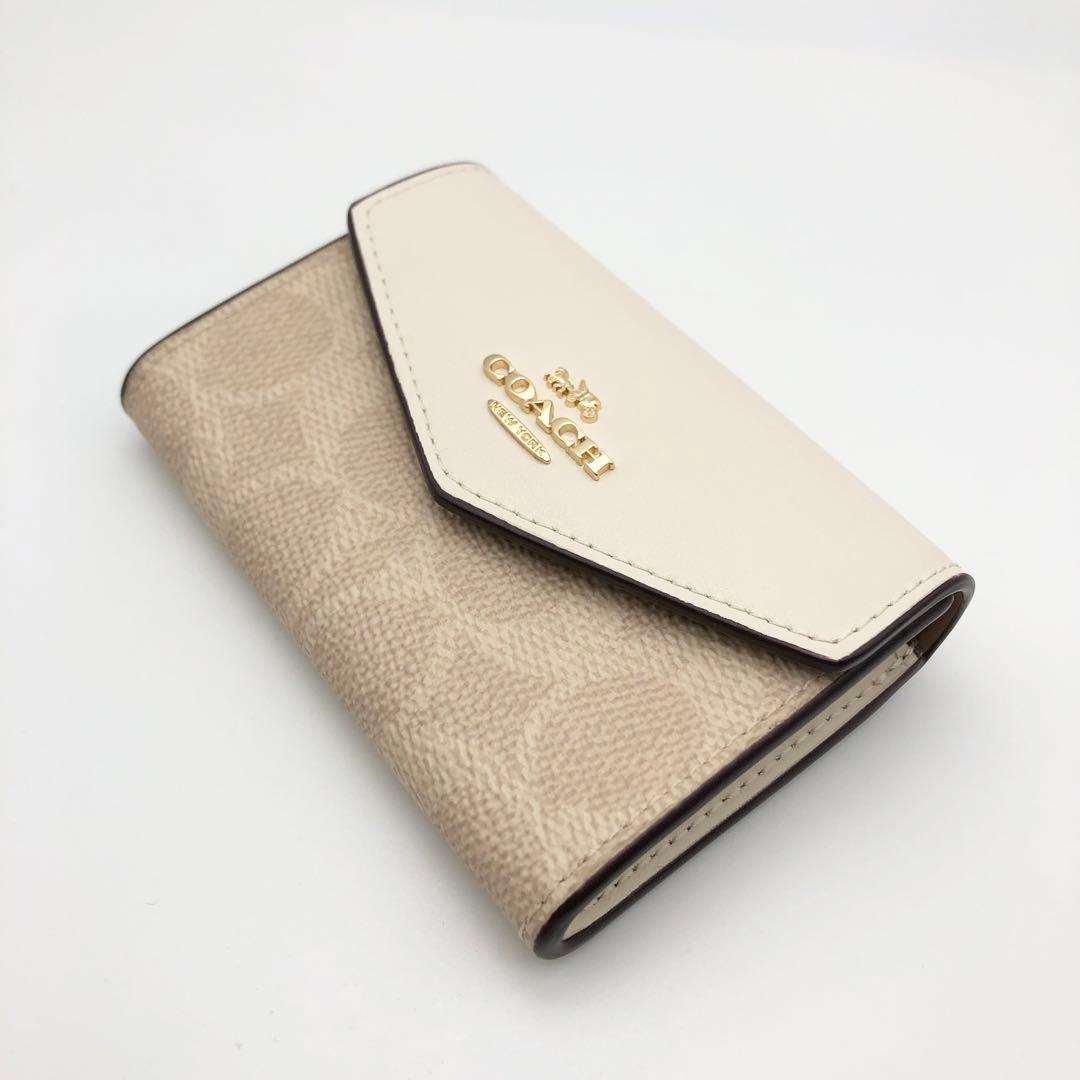 COACH 大人気！！ フラップ カードケース シグネチャー チョーク 新品