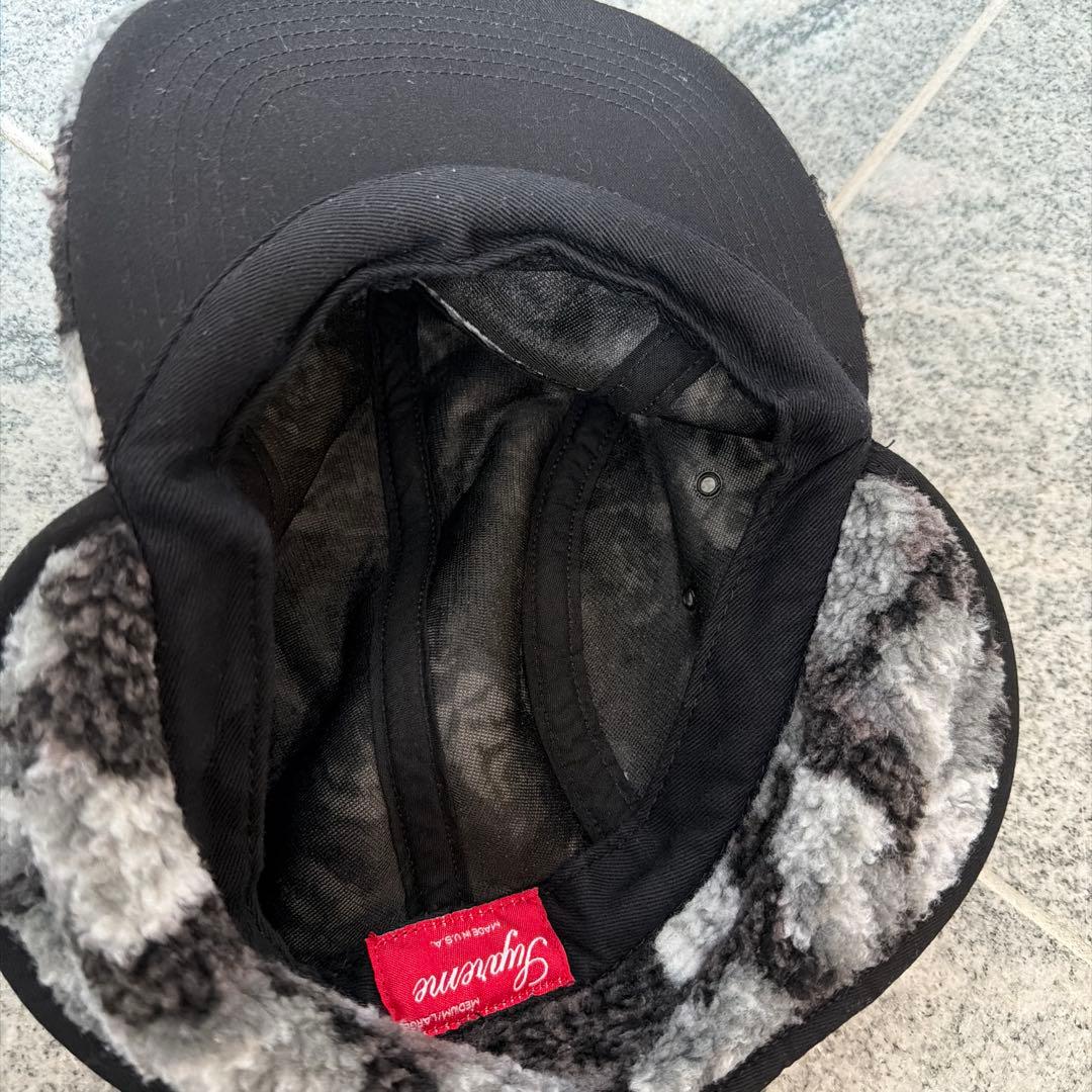 Supreme 耳当て付きフリースキャップ