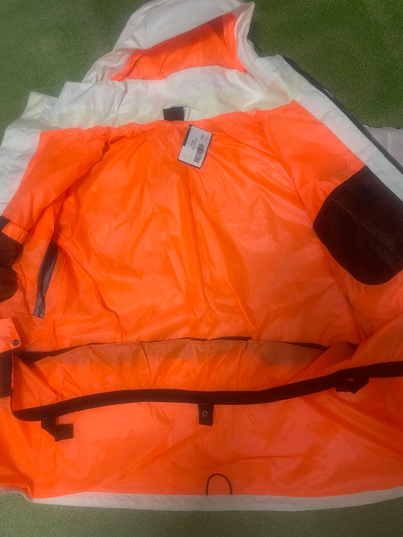 新品　未使用　スノーボード　ジャケット　fyve tech jacke バートン