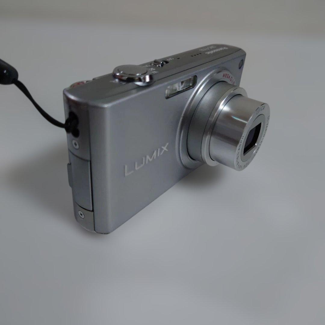 panasonic lumix DMC-FX33 シルバー　デジカメ　コンデジ