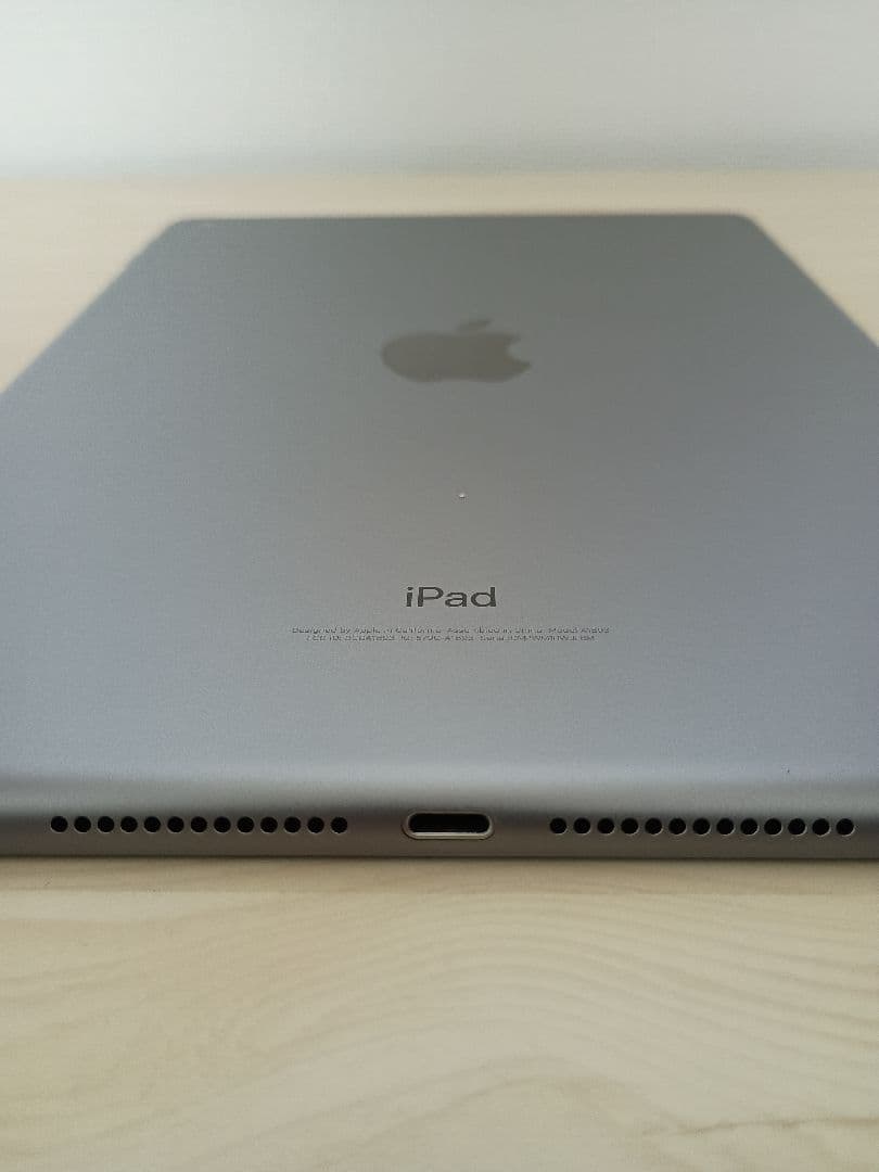 Apple iPad (第6世代) スペースグレー