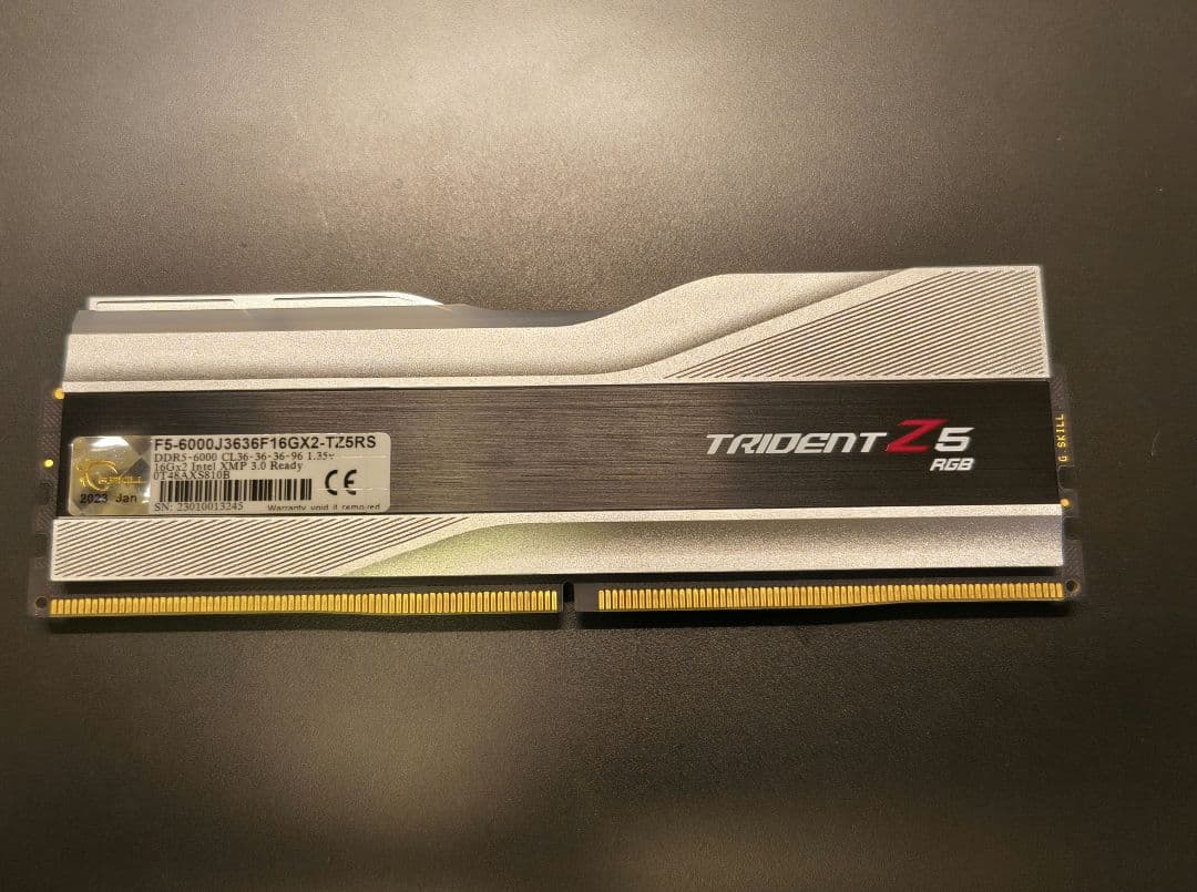 メモリー Trident Z5 RGB DDR5-6000 16GB