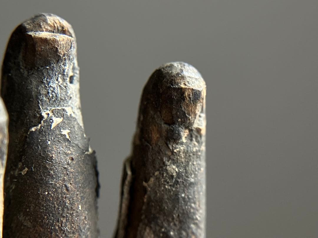 【恐れるな、、仏像の手 江戸中期頃 約13㎝ 施無畏印 木彫 仏手 残欠】美術