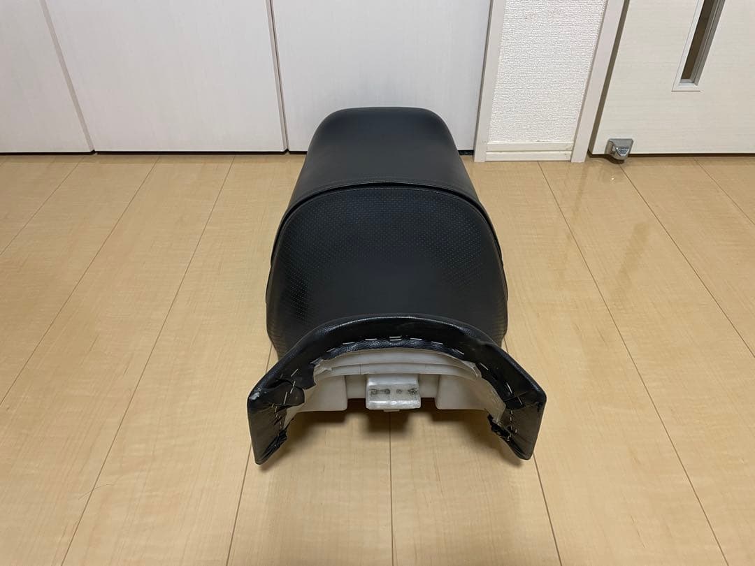 スズキ　gsx400s カタナ シート