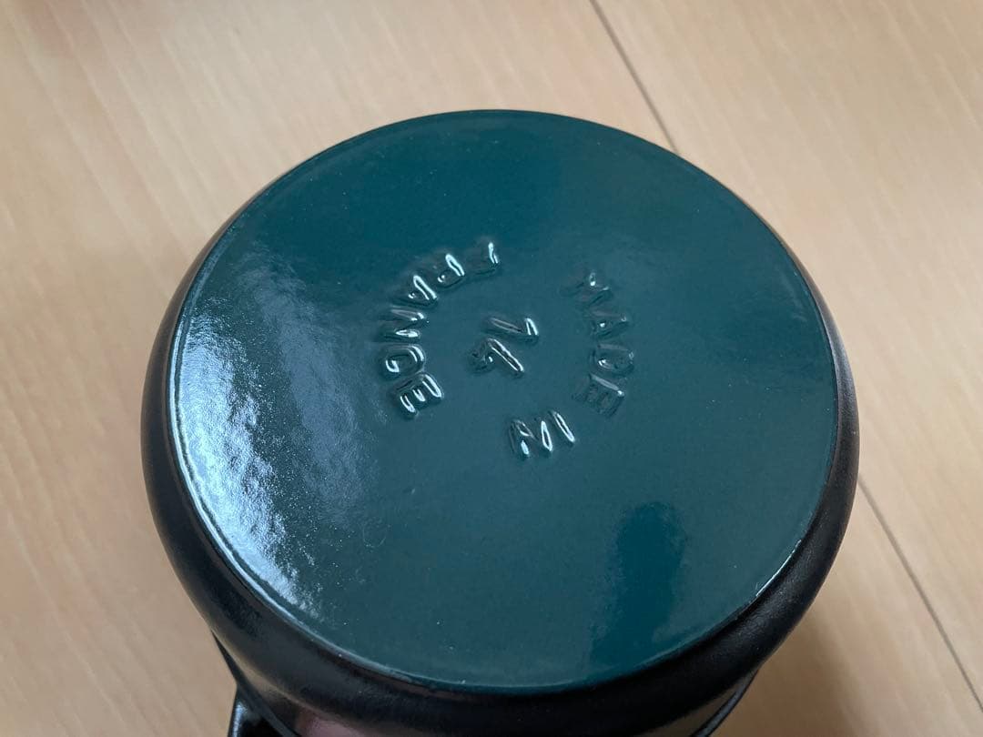 美品　staub ストウブ　ココットラウンド　14cm 黒