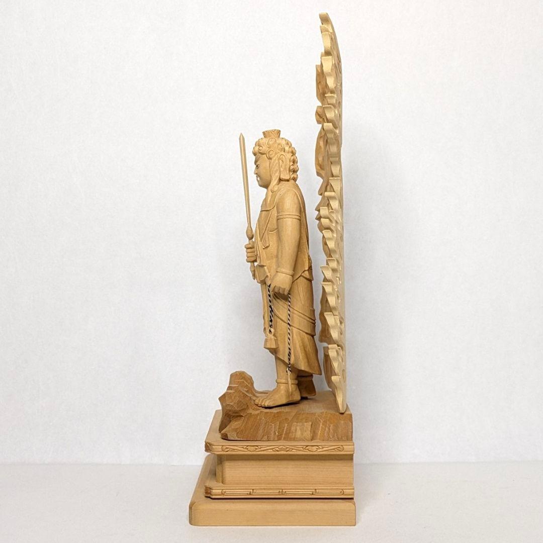 【さらに値下げ・新品】 不動明王　柘植　総高さ約25.5cm　上彫　不動　台座付