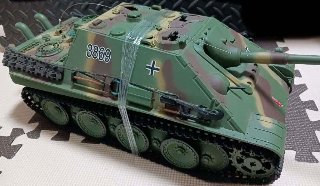 ヘンロン社製 RCバトルタンク 1/16