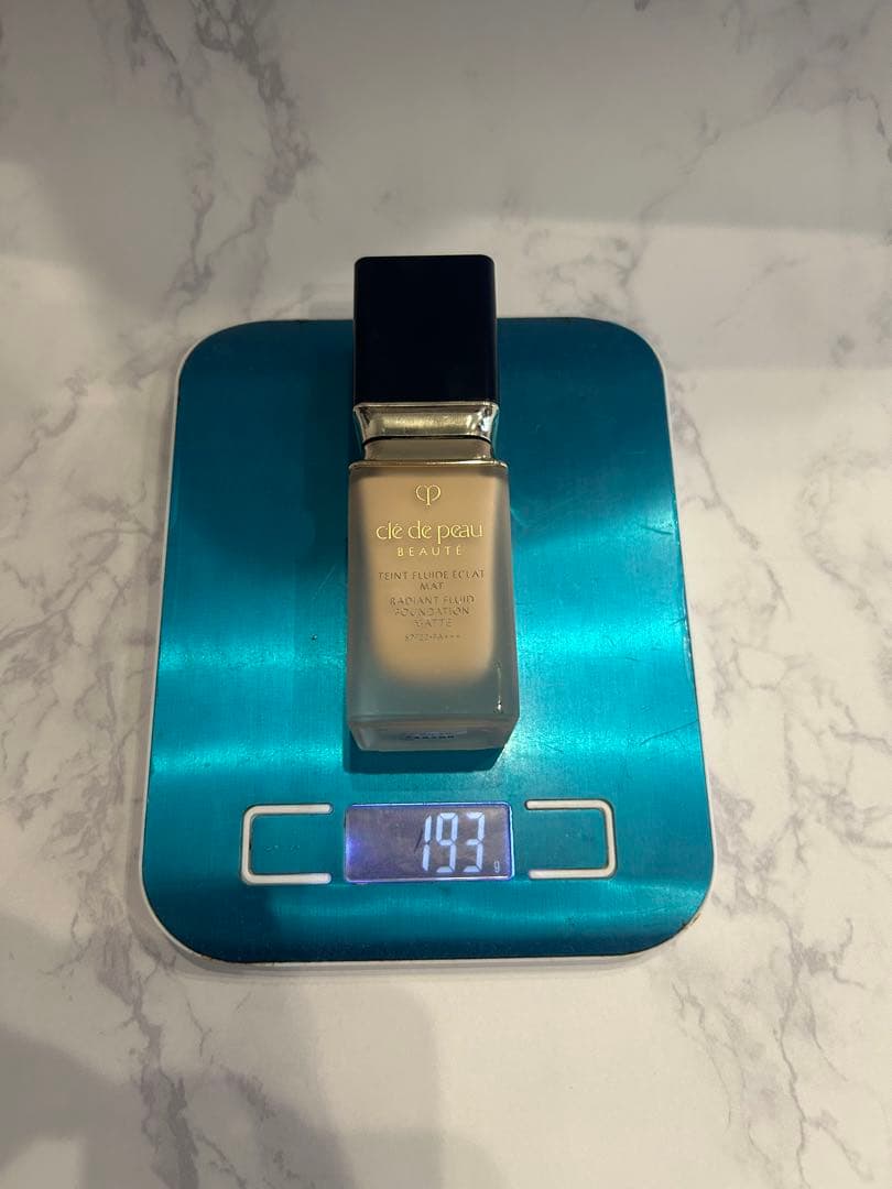 clé de peau BEAUTÉ タンフリュイドエクラ マットオークル20