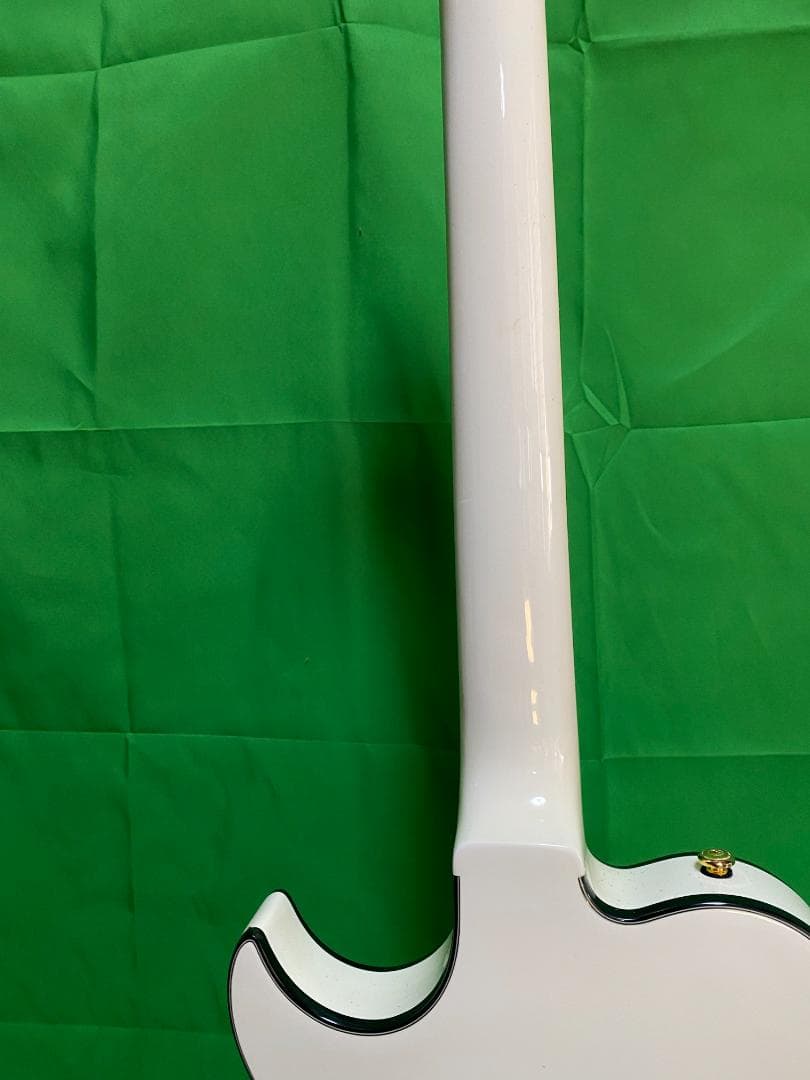 Greg Bennett RL4LTD White　セミアコ