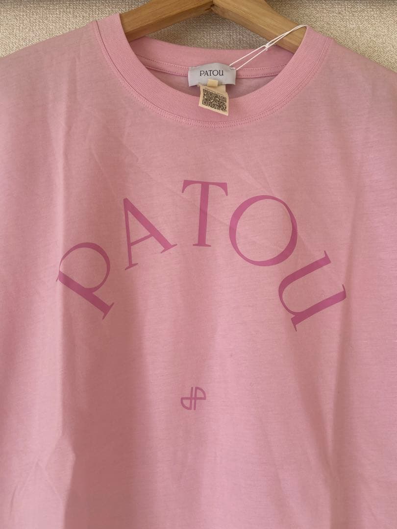 PATOU ピンク ロゴ Tシャツ