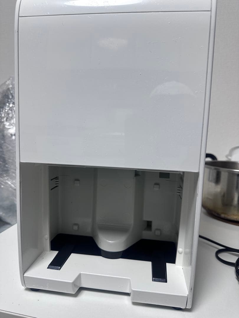 アイリスオーヤマ 衣類乾燥除湿機IJC-J56-W 2022年