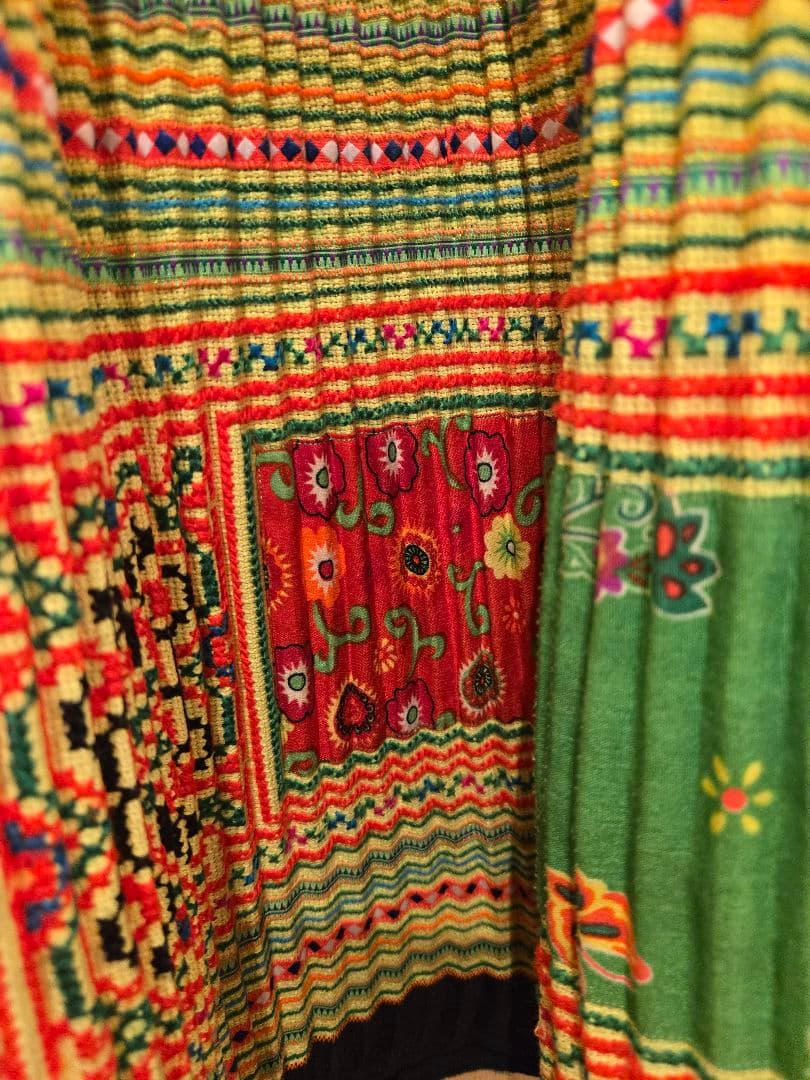 モン族 刺繍ロングスカート