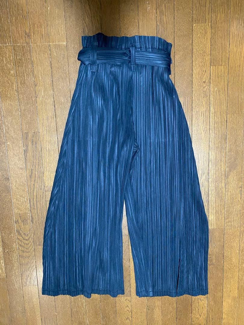 pleats pleaseネイビー　ワイドパンツ　リボン付き