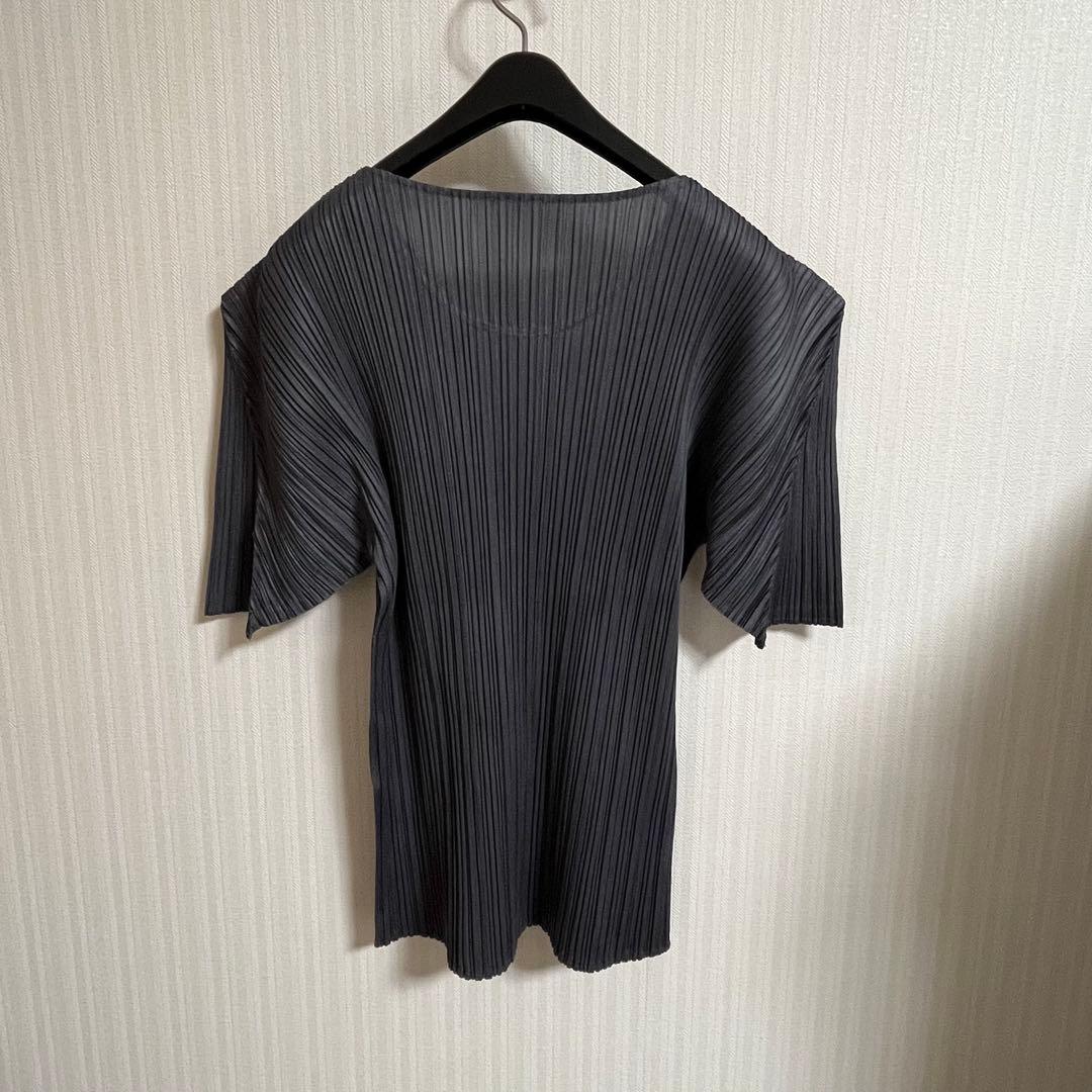 PLEATSPLEASE イッセイミヤケ カットソー　半袖　ダークグレー　3