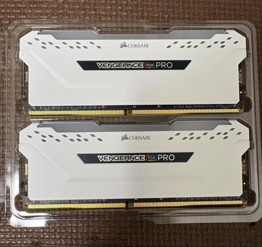 メモリー CORSAIR VENGEANCE RGB PRO 64GB DDR4 3200
