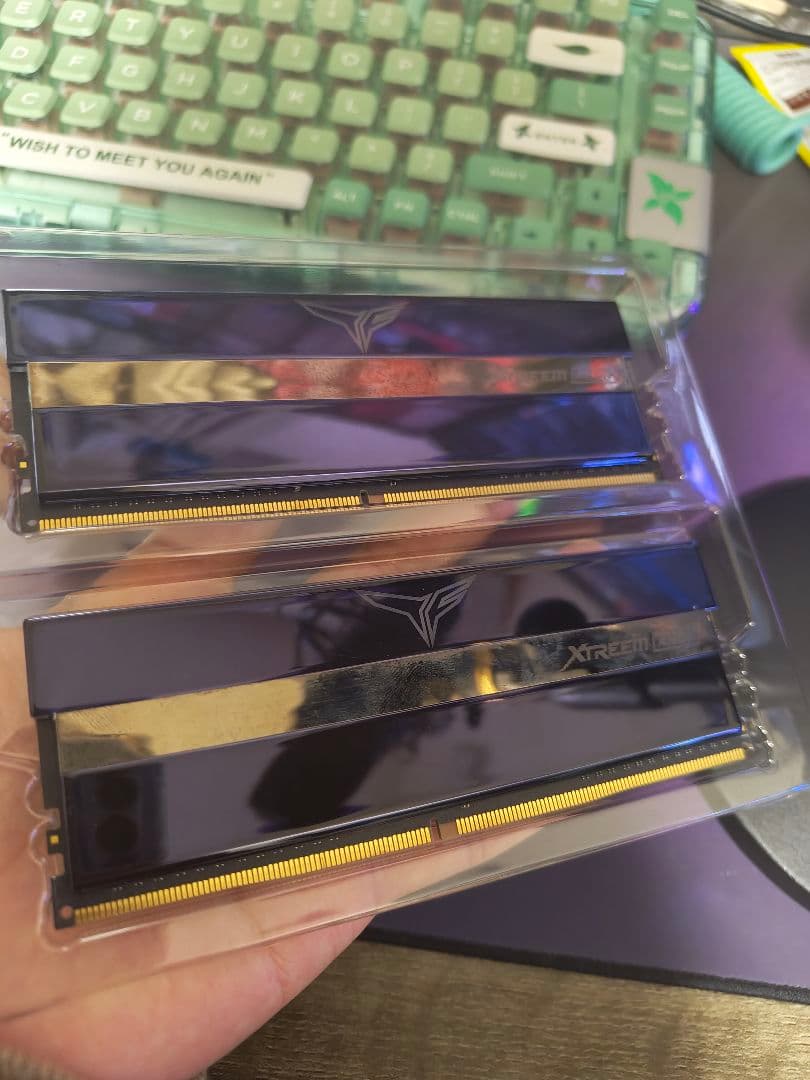 メモリー T-FORCE ARGB XTREEM DDR4 3600MHz 16GB